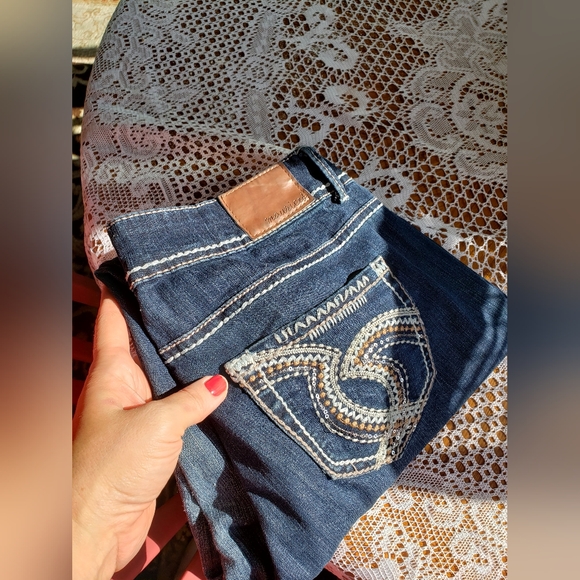 NWOT Maurices sequins & embroidery flare jeans - Picture 10 of 15